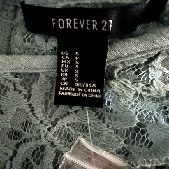 NWT Forever 21 small woven top dusty blue long sleeve. Lace detail - Picture 3 of 5